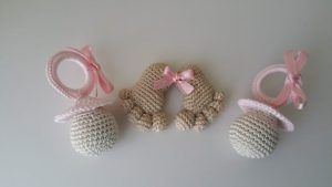 Huellas de Bebé amigurumi con patrón gratis