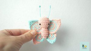 Mariposa amigurumi con patrón gratis