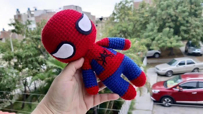 Hombre araña amigurumi patrón con el paso a paso Hombre araña amigurumi patrón con el paso a paso