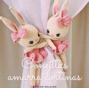 Conejitas abraza cortinas amigurumi