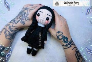 Merlina Addams en amigurumi