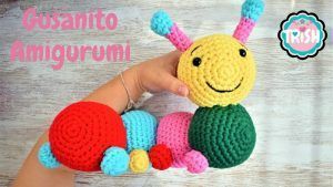 Gusano amigurumi tejido a crochet