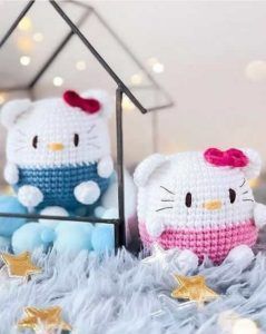 Llavero Hello Kitty amigurumi