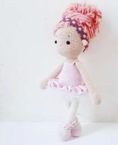 Muñeca amigurumi