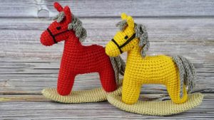 Caballo balancín a crochet
