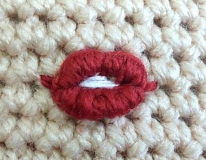 Bordar labios para amigurumi
